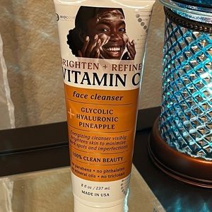 BIOCORE CLINICALS Brighten & Refine Vitamin C Face Cleaner brand new and sealed